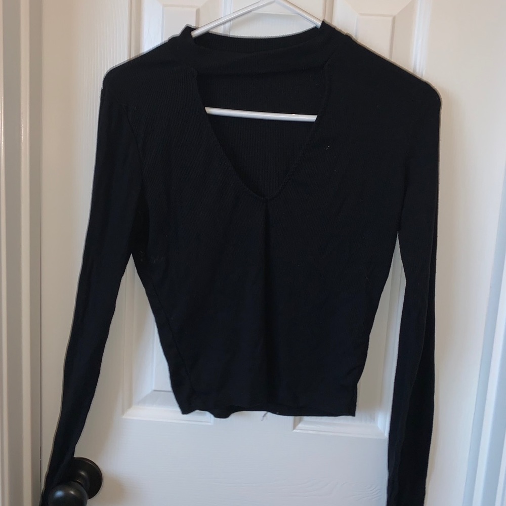 black key hole crop top